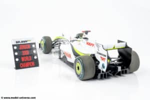 Minichamps - 1:18 Brawn GP BGP001 No.22 Jenson Button World Champion Brazilian GP 2009 with Pitboard - Limited Edition Diecast Model