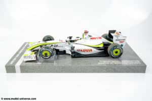 Minichamps - 1:18 Brawn GP BGP001 No.22 Jenson Button World Champion Brazilian GP 2009 with Pitboard - Limited Edition Diecast Model