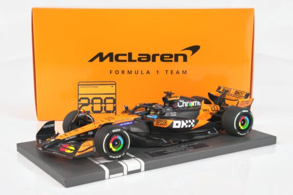 Minichamps 1:18 McLaren MCL39 No.81 Oscar Piastri 2nd Hungarian GP 2025 resin model with 200 pit board (537253181), with box, front