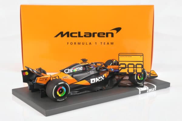 Diecast Model Shop - Model Universe 10 Minichamps 1:18 McLaren MCL39 No.81 Oscar Piastri 2nd Hungarian GP 2025 resin model with 200 pit board (537253181), with box, rear