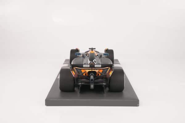 Minichamps 1:18 McLaren MCL39 No.81 Oscar Piastri 2nd Hungarian GP 2025 McLaren 200 GP Wins with Pit Board (537253181) Limited Edition Resin Model 16 Minichamps 1:18 McLaren MCL39 No.81 Oscar Piastri 2nd Hungarian GP 2025 resin model with 200 pit board (537253181), rear view