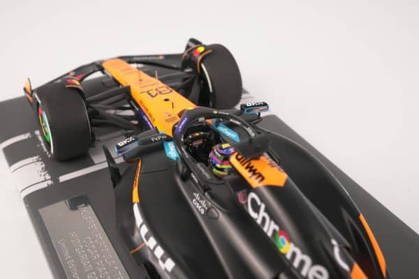 Minichamps 1:18 McLaren MCL39 No.81 Oscar Piastri 2nd Hungarian GP 2025 McLaren 200 GP Wins with Pit Board (537253181) Limited Edition Resin Model 17 Minichamps 1:18 McLaren MCL39 No.81 Oscar Piastri 2nd Hungarian GP 2025 resin model with 200 pit board (537253181), cockpit detail