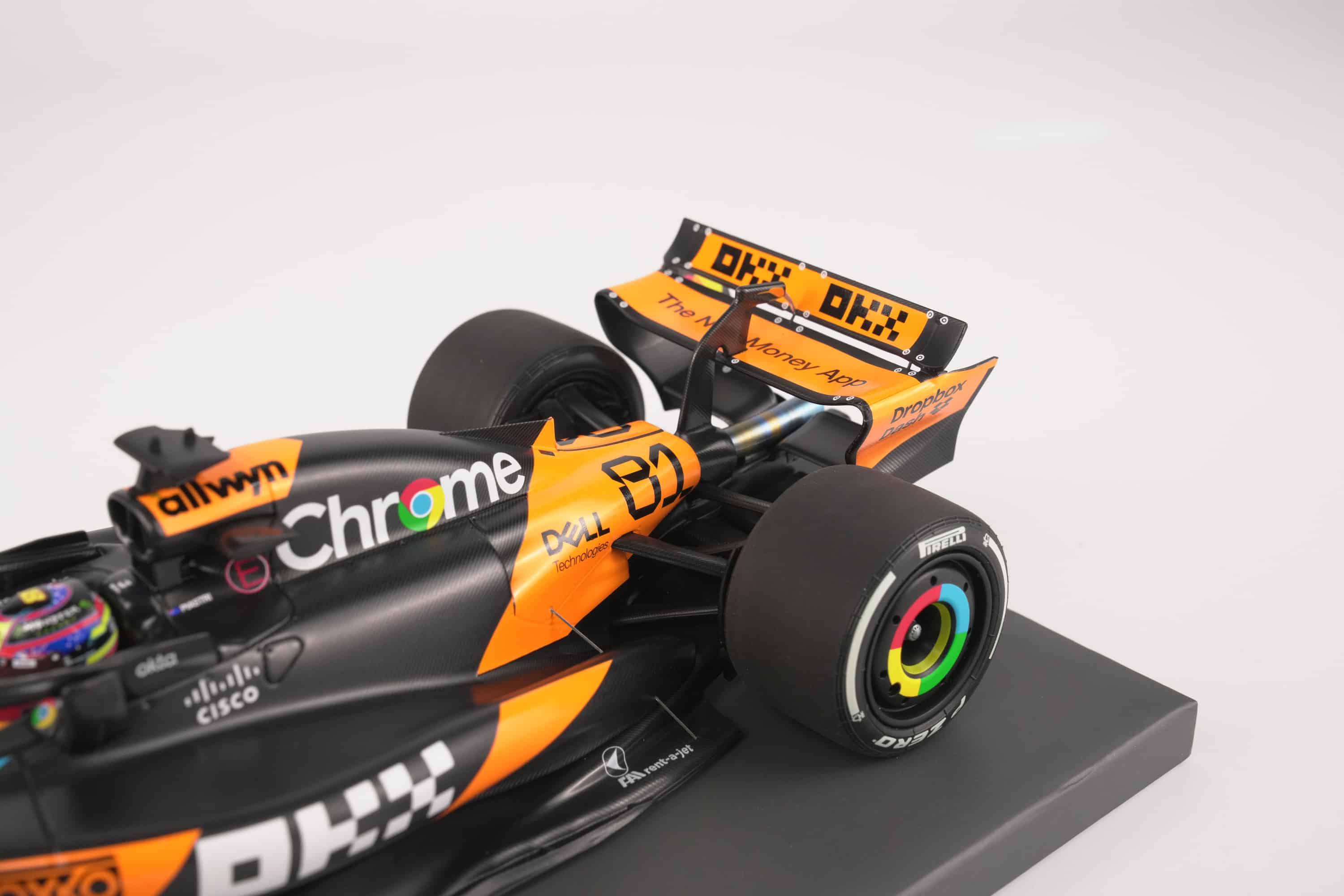 Minichamps 1:18 McLaren MCL39 No.81 Oscar Piastri 2nd Hungarian GP 2025 McLaren 200 GP Wins with Pit Board (537253181) Limited Edition Resin Model 9 Minichamps 1:18 McLaren MCL39 No.81 Oscar Piastri 2nd Hungarian GP 2025 resin model with 200 pit board (537253181), sidepod and rear wing detail