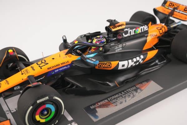 Minichamps 1:18 McLaren MCL39 No.81 Oscar Piastri 2nd Hungarian GP 2025 McLaren 200 GP Wins with Pit Board (537253181) Limited Edition Resin Model 19 Minichamps 1:18 McLaren MCL39 No.81 Oscar Piastri 2nd Hungarian GP 2025 resin model with 200 pit board (537253181), front three-quarter detail