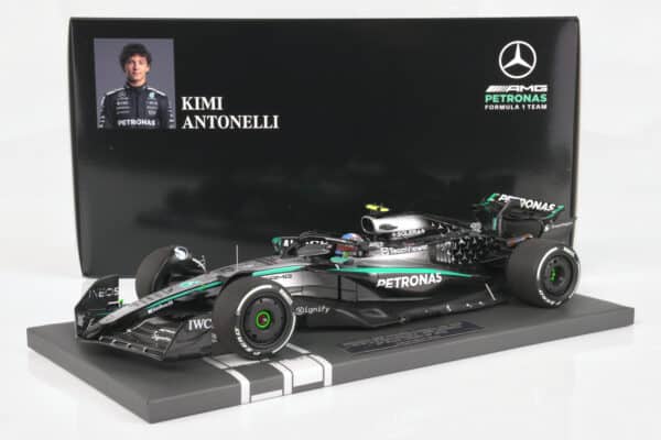 Minichamps 1:18 Mercedes-AMG F1 W16 No.12 Kimi Antonelli 3rd Canadian GP 2025 resin model (117251012), with box, front