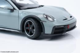 Minichamps - 1:18 Porsche 911 Dakar Green Metallic 2022 - Diecast Model