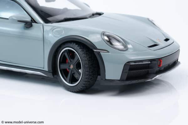 Minichamps - 1:18 Porsche 911 Dakar Green Metallic 2022 - Diecast Model
