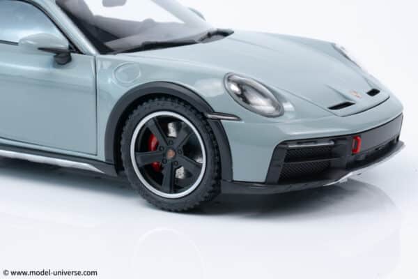 Minichamps - 1:18 Porsche 911 Dakar Green Metallic 2022 - Diecast Model