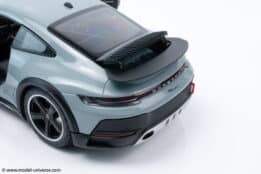 Minichamps - 1:18 Porsche 911 Dakar Green Metallic 2022 - Diecast Model