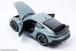 Minichamps - 1:18 Porsche 911 Dakar Green Metallic 2022 - Diecast Model