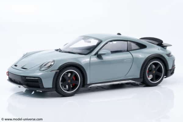 Minichamps - 1:18 Porsche 911 Dakar Green Metallic 2022 - Diecast Model