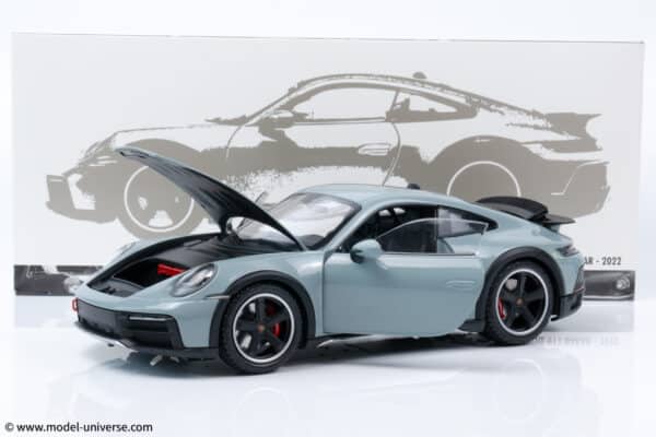 Minichamps - 1:18 Porsche 911 Dakar Green Metallic 2022 - Diecast Model