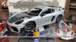 Minichamps - 1:18 Porsche Cayman GT4 RS Silver Metallic w/Weissach Package 2024 - Diecast Model