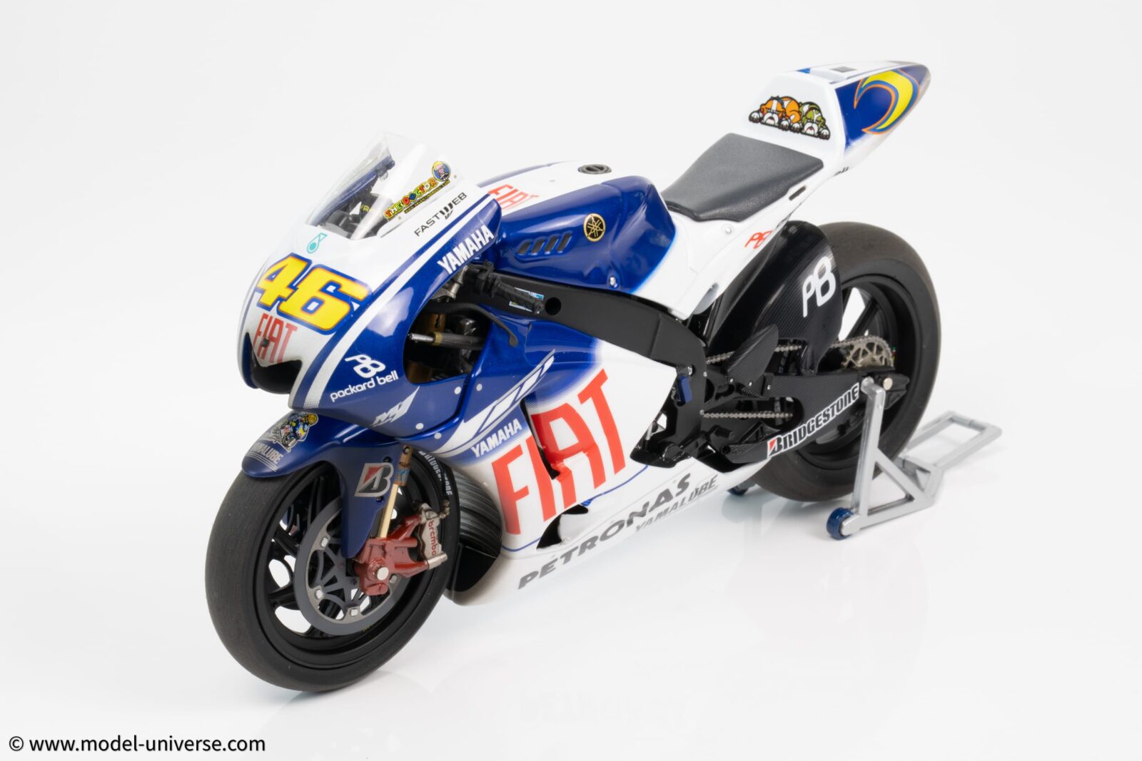 Minichamps - 1:12 Fiat Yamaha YZR-M1 No.46 Valentino Rossi World