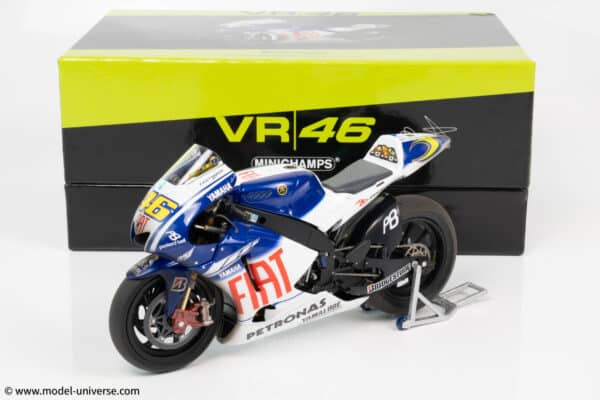 Minichamps - 1:12 Fiat Yamaha YZR-M1 No.46 Valentino Rossi World Champion MotoGP 2009 (Race Weathered Version) - Limited Edition Diecast Model