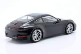 Minichamps - 1:18 Porsche 911 (992) Carrera 4S Black - Porsche Exclusive Diecast Model