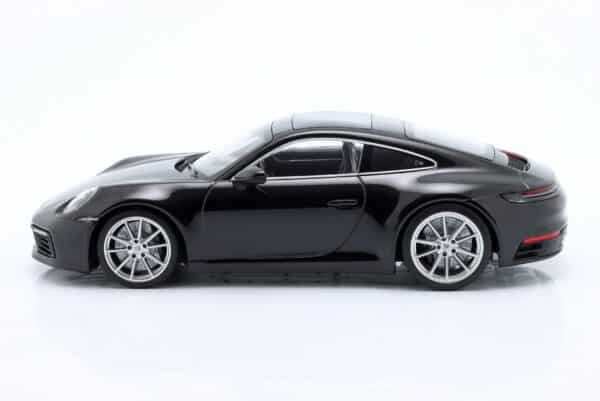 Minichamps - 1:18 Porsche 911 (992) Carrera 4S Black - Porsche Exclusive Diecast Model