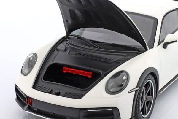 minichamps_1_18_porsche_911_992_dakar_year_2022_wh 4