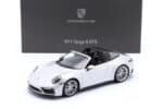 Minichamps - 1:18 Porsche 911 (992) Targa 4 GTS 2021 GT Silver Metallic - Porsche Exclusive Diecast Model