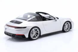 minichamps_1_18_porsche_911_992_targa_4_gts_year_2 3