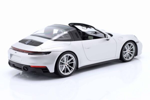 Minichamps - 1:18 Porsche 911 (992) Targa 4 GTS 2021 GT Silver Metallic - Porsche Exclusive Diecast Model 7 Minichamps - 1:18 Porsche 911 (992) Targa 4 GTS 2021 GT Silver Metallic - Porsche Exclusive Diecast Model