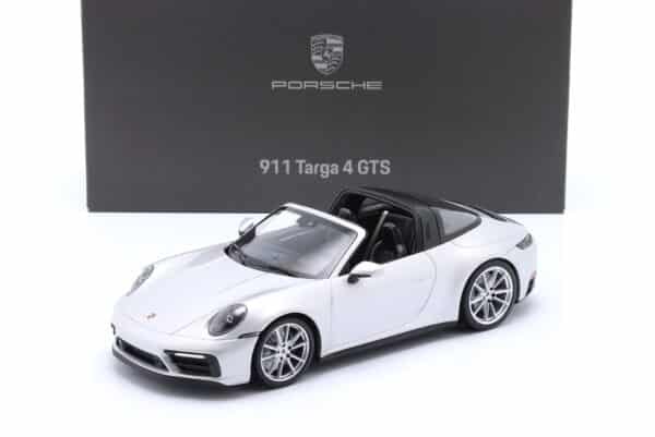 minichamps_1_18_porsche_911_992_targa_4_gts_year_2