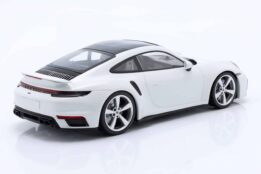 minichamps_1_18_porsche_911_992_turbo_s_year_2021_ 3