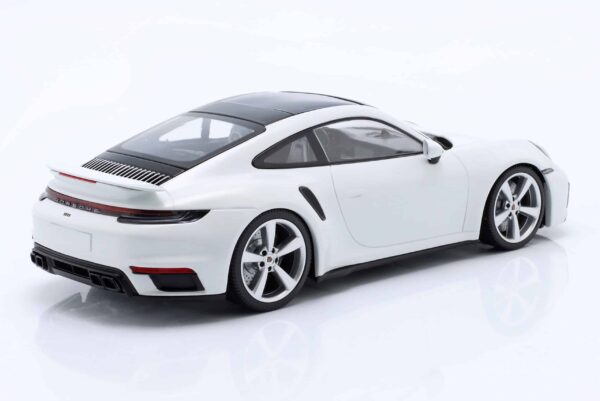Minichamps - 1:18 Porsche 911 (992) Turbo S 2021 White - Porsche Exclusive Diecast Model 8 Minichamps - 1:18 Porsche 911 (992) Turbo S 2021 White - Porsche Exclusive Diecast Model