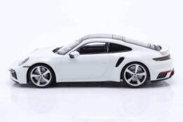 minichamps_1_18_porsche_911_992_turbo_s_year_2021_ 4