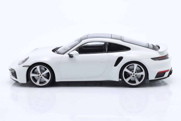 Minichamps - 1:18 Porsche 911 (992) Turbo S 2021 White - Porsche Exclusive Diecast Model 9 Minichamps - 1:18 Porsche 911 (992) Turbo S 2021 White - Porsche Exclusive Diecast Model