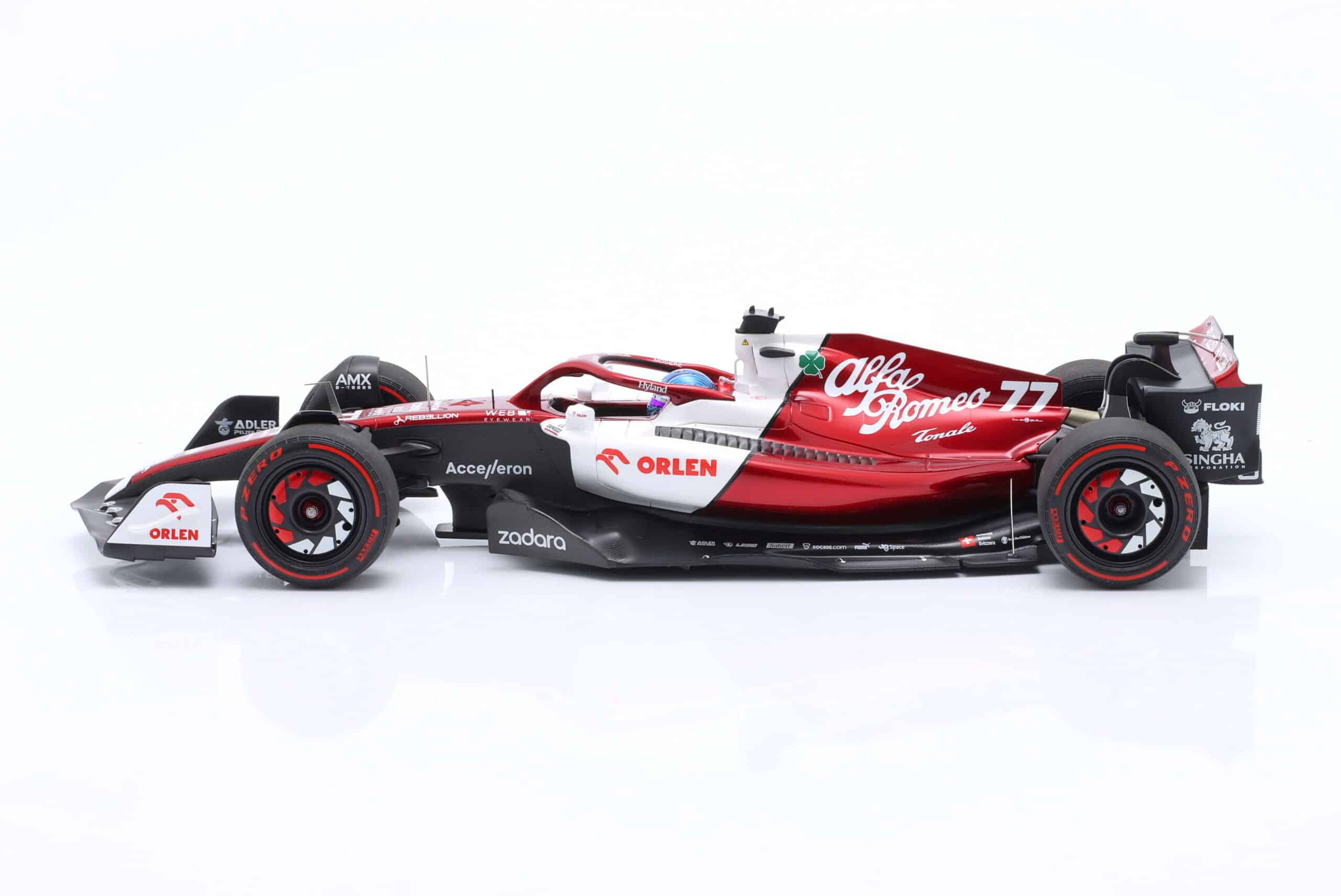 Minichamps - 1:18 Alfa Romeo F1 C42 No.77 Valtteri Bottas Bahrain