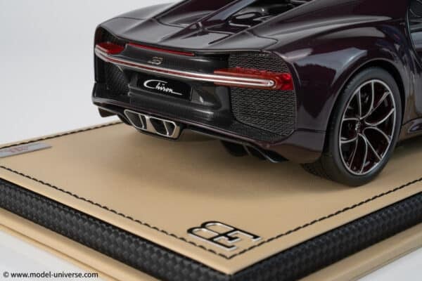 MR Collection 1:18 Bugatti Chiron Sky View Red Carbon / Black - Limited Edition Resin Model