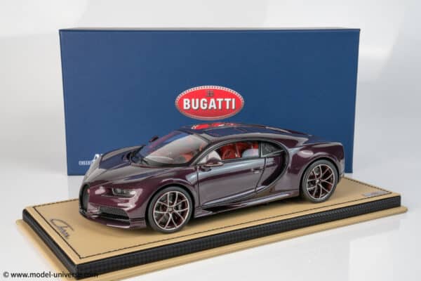 MR Collection 1:18 Bugatti Chiron Sky View Red Carbon / Black - Limited Edition Resin Model