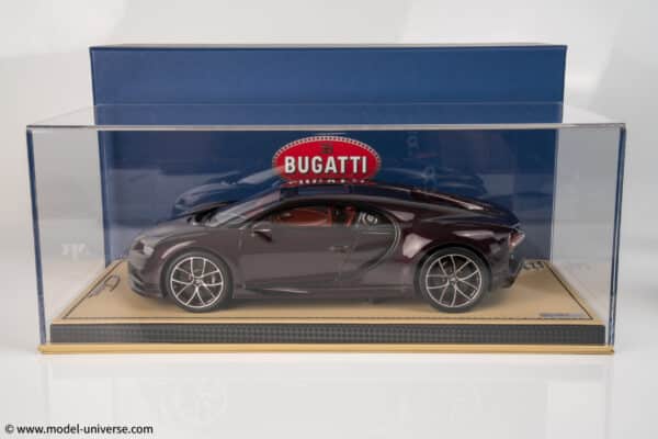 MR Collection 1:18 Bugatti Chiron Sky View Red Carbon / Black - Limited Edition Resin Model