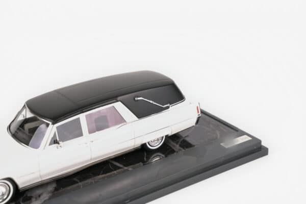 Matrix 1:43 Cadillac Superior Crown Sovereign Landaulet Hearse White/Black 1970 (MX20301-184) Limited Edition Resin Model 8 Matrix 1:43 Cadillac Superior Crown Sovereign Landaulet Hearse White/Black 1970 (MX20301-184) resin model, rear three-quarter