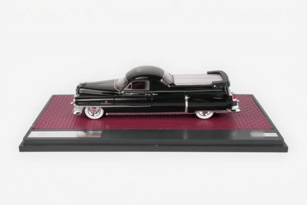 Matrix 1:43 Cadillac Professional S&S Florentine Flower Car Black 1951 (MX20301-411) Limited Edition Resin Model 10 Matrix 1:43 Cadillac Professional S&S Florentine Flower Car Black 1951 (MX20301-411) resin model, side view