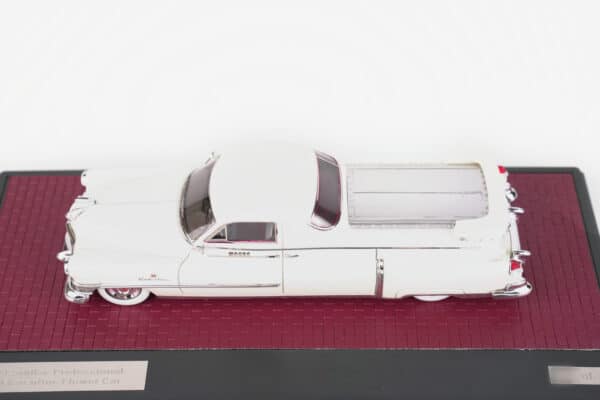Matrix 1:43 Cadillac Professional S&S Florentine Flower Car White 1951 (MX20301-412) Limited Edition Resin Model 11 Matrix 1:43 Cadillac Professional S&S Florentine Flower Car White 1951 (MX20301-412) resin model, rear three-quarter