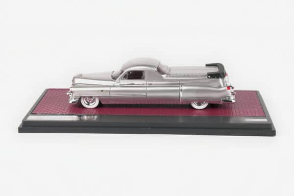 Matrix 1:43 Cadillac Professional S&S Florentine Flower Car Silver 1951 (MX20301-413) Limited Edition Resin Model 10 Matrix 1:43 Cadillac Professional S&S Florentine Flower Car Silver 1951 (MX20301-413) resin model, side view