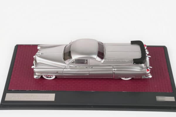 Matrix 1:43 Cadillac Professional S&S Florentine Flower Car Silver 1951 (MX20301-413) Limited Edition Resin Model 11 Matrix 1:43 Cadillac Professional S&S Florentine Flower Car Silver 1951 (MX20301-413) resin model, rear three-quarter