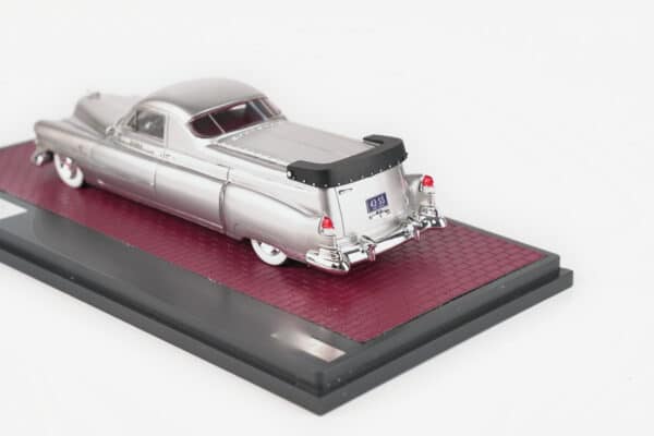 Matrix 1:43 Cadillac Professional S&S Florentine Flower Car Silver 1951 (MX20301-413) Limited Edition Resin Model 12 Matrix 1:43 Cadillac Professional S&S Florentine Flower Car Silver 1951 (MX20301-413) resin model, high angle