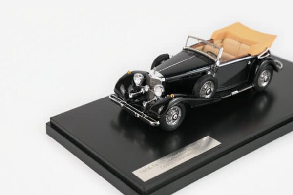 Matrix 1:43 Mercedes-Benz 500K Cabriolet C Black 1935 (MX41302-311) Limited Edition Resin Model 9 Matrix 1:43 Mercedes-Benz 500K Cabriolet C Black 1935 (MX41302-311) resin model, front three-quarter