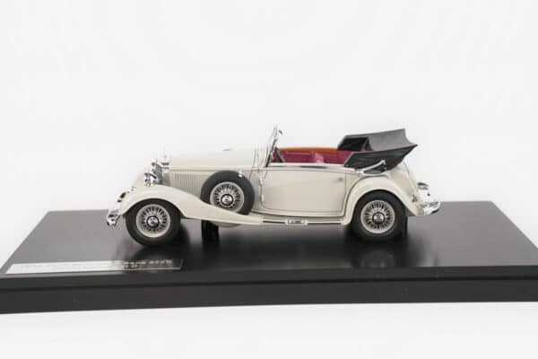 Matrix 1:43 Mercedes-Benz 500K Cabriolet C Grey 1935 (MX41302-313) Limited Edition Resin Model 10 Matrix 1:43 Mercedes-Benz 500K Cabriolet C Grey 1935 (MX41302-313) resin model, side view