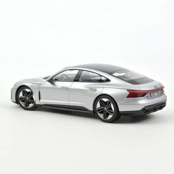 norev - 1:18 audi rs e-tron gt 2021 silver diecast model (188381)