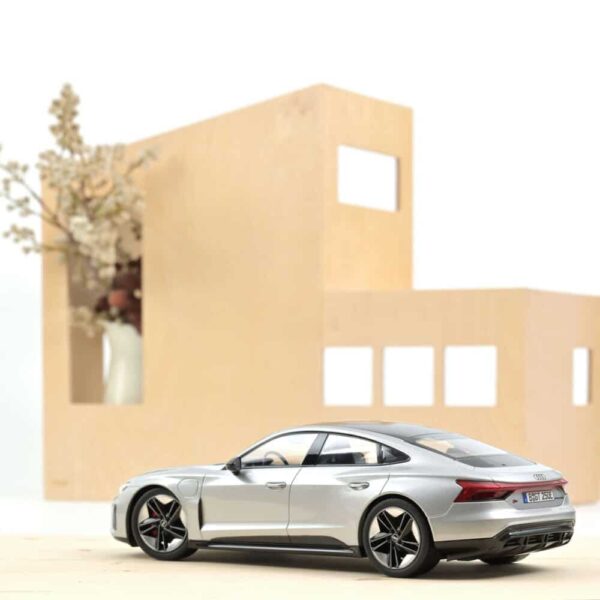 norev - 1:18 audi rs e-tron gt 2021 silver diecast model (188381)