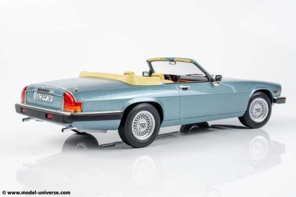 Norev - 1:18 Jaguar XJ-S 5.3 HE Convertible Light Blue 1988 - Diecast Model 14 Norev - 1:18 Jaguar XJ-S 5.3 HE Convertible Light Blue 1988 - Diecast Model