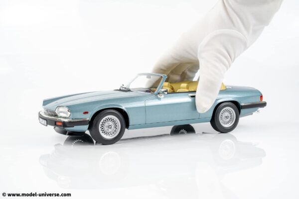 Norev - 1:18 Jaguar XJ-S 5.3 HE Convertible Light Blue 1988 - Diecast Model 10 Norev - 1:18 Jaguar XJ-S 5.3 HE Convertible Light Blue 1988 - Diecast Model