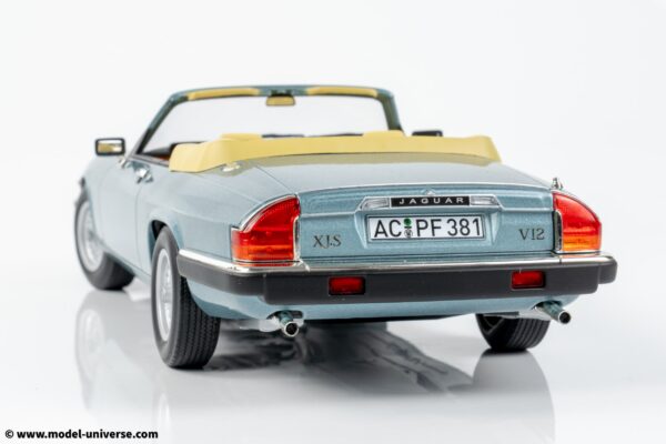 Norev - 1:18 Jaguar XJ-S 5.3 HE Convertible Light Blue 1988 - Diecast Model 13 Norev - 1:18 Jaguar XJ-S 5.3 HE Convertible Light Blue 1988 - Diecast Model