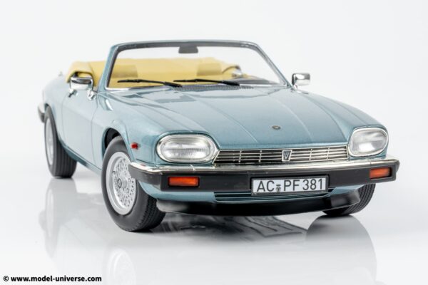 Norev - 1:18 Jaguar XJ-S 5.3 HE Convertible Light Blue 1988 - Diecast Model 12 Norev - 1:18 Jaguar XJ-S 5.3 HE Convertible Light Blue 1988 - Diecast Model