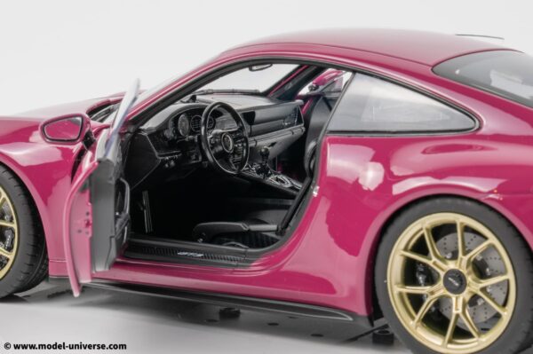 Norev - 1:18 Porsche 911 (992) GT3 Ruby Star Neo 2021 - Diecast Model 19 Norev - 1:18 Porsche 911 (992) GT3 Ruby Star Neo 2021 - Diecast Model