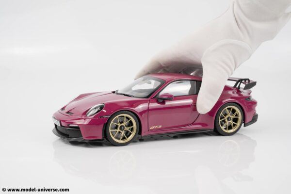Norev - 1:18 Porsche 911 (992) GT3 Ruby Star Neo 2021 - Diecast Model 15 Norev - 1:18 Porsche 911 (992) GT3 Ruby Star Neo 2021 - Diecast Model